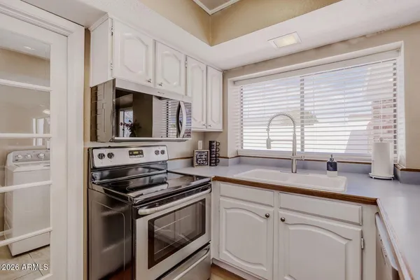 $2,200 | 3214 East Siesta Lane, Phoenix, AZ 85050