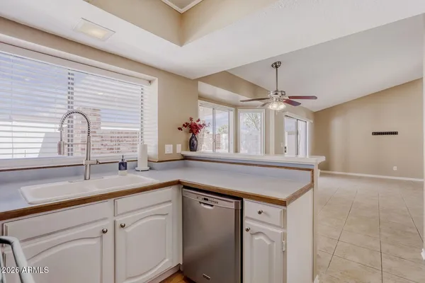 $2,300 | 3214 East Siesta Lane, Phoenix, AZ 85050