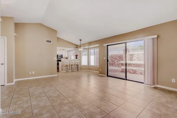 $2,200 | 3214 East Siesta Lane, Phoenix, AZ 85050