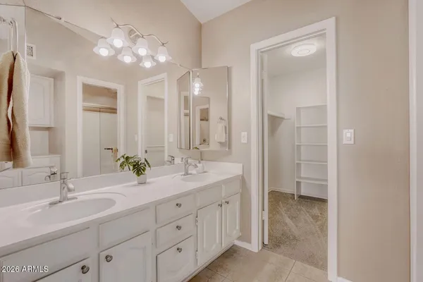 $2,200 | 3214 East Siesta Lane, Phoenix, AZ 85050