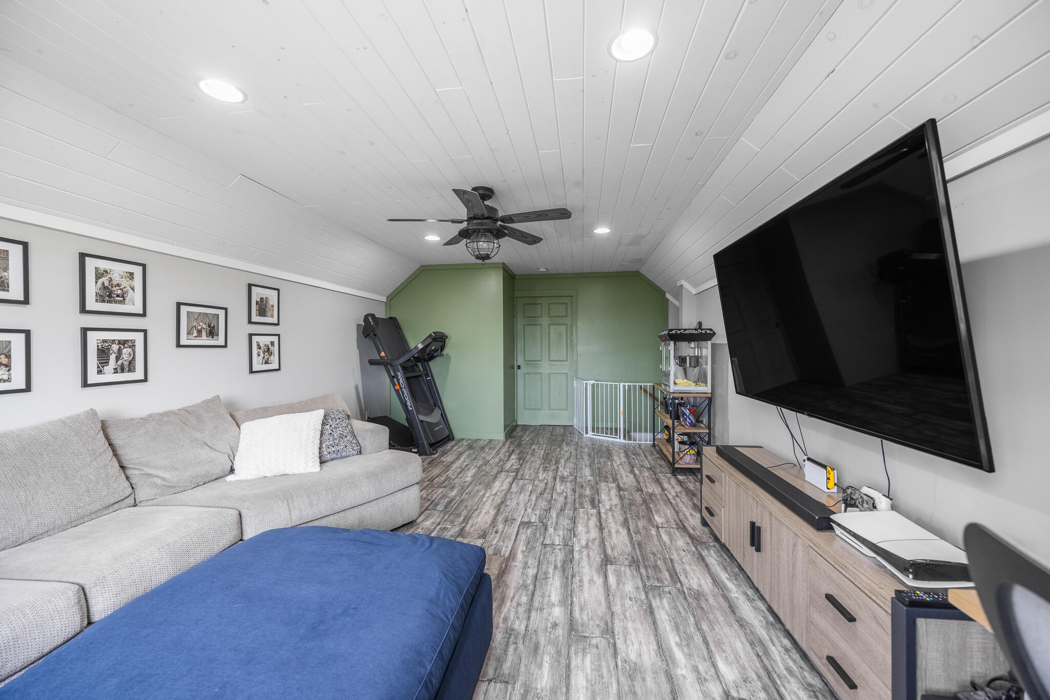 400 Enfield Road Lincoln, ME 04457 - Photo 35 of 44 Lincoln Interiors-2