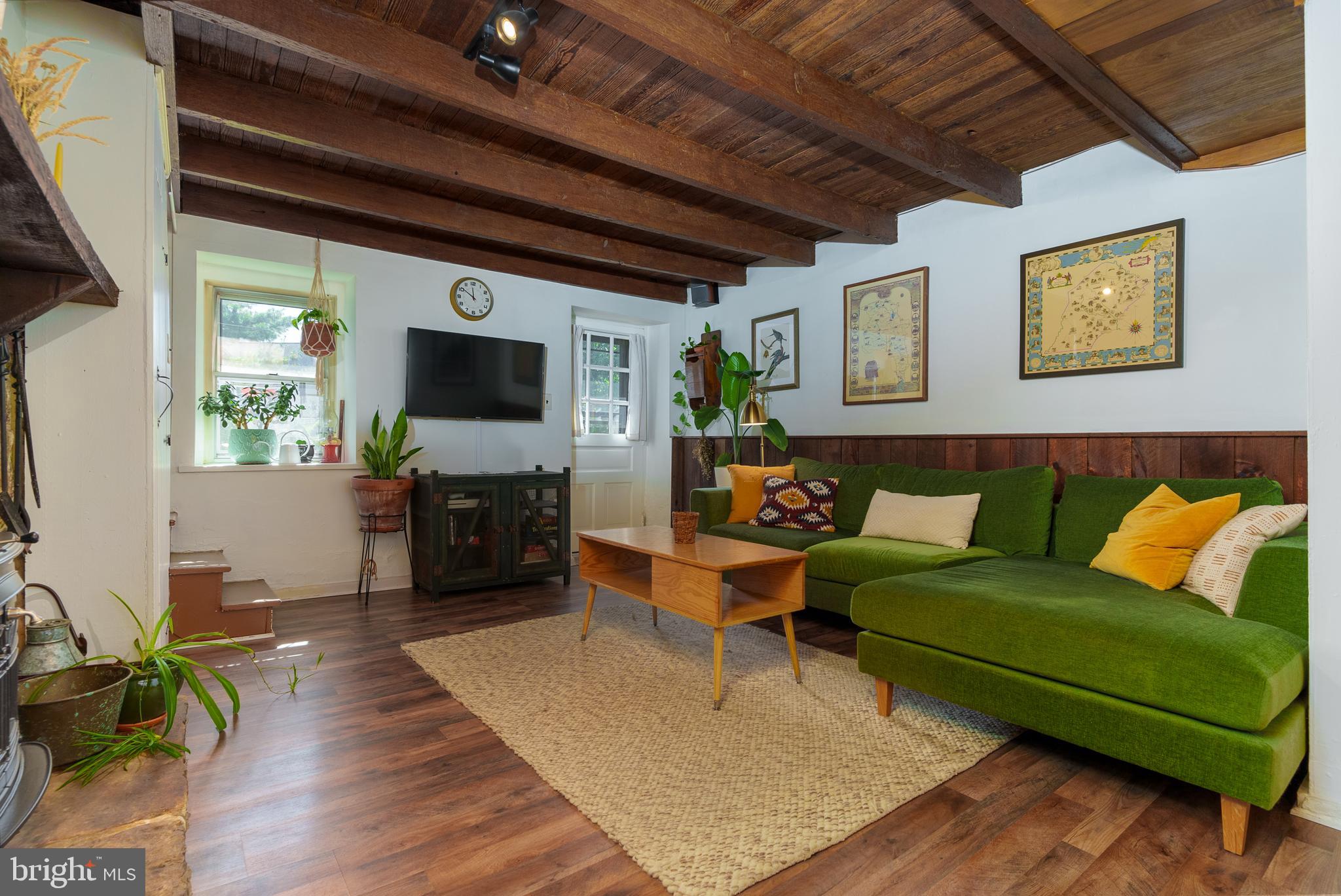 643 East Reeceville Road Coatesville, PA 19320 - Photo 13 of 28 Living Room