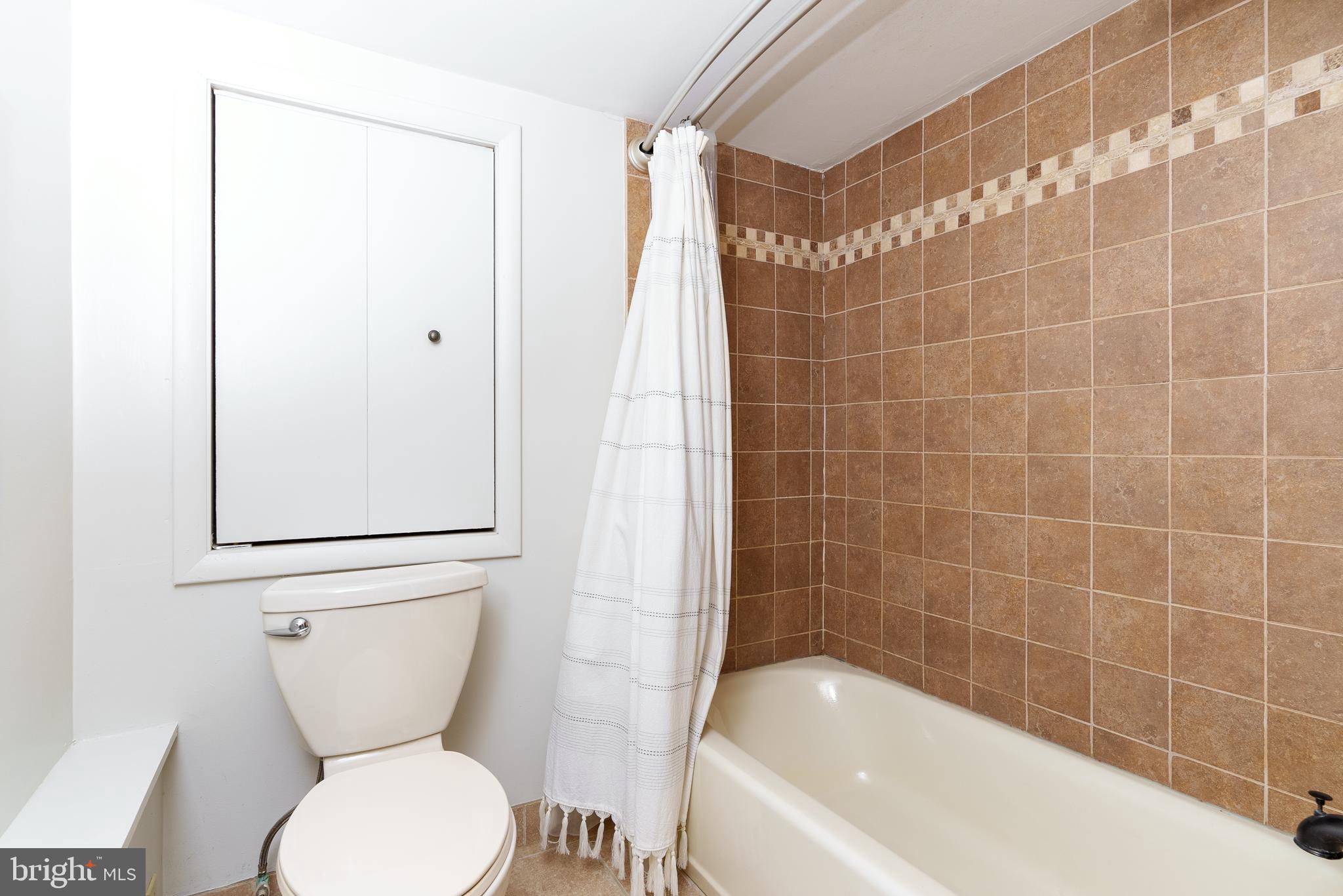 643 East Reeceville Road Coatesville, PA 19320 - Photo 20 of 28 Full Bathroom