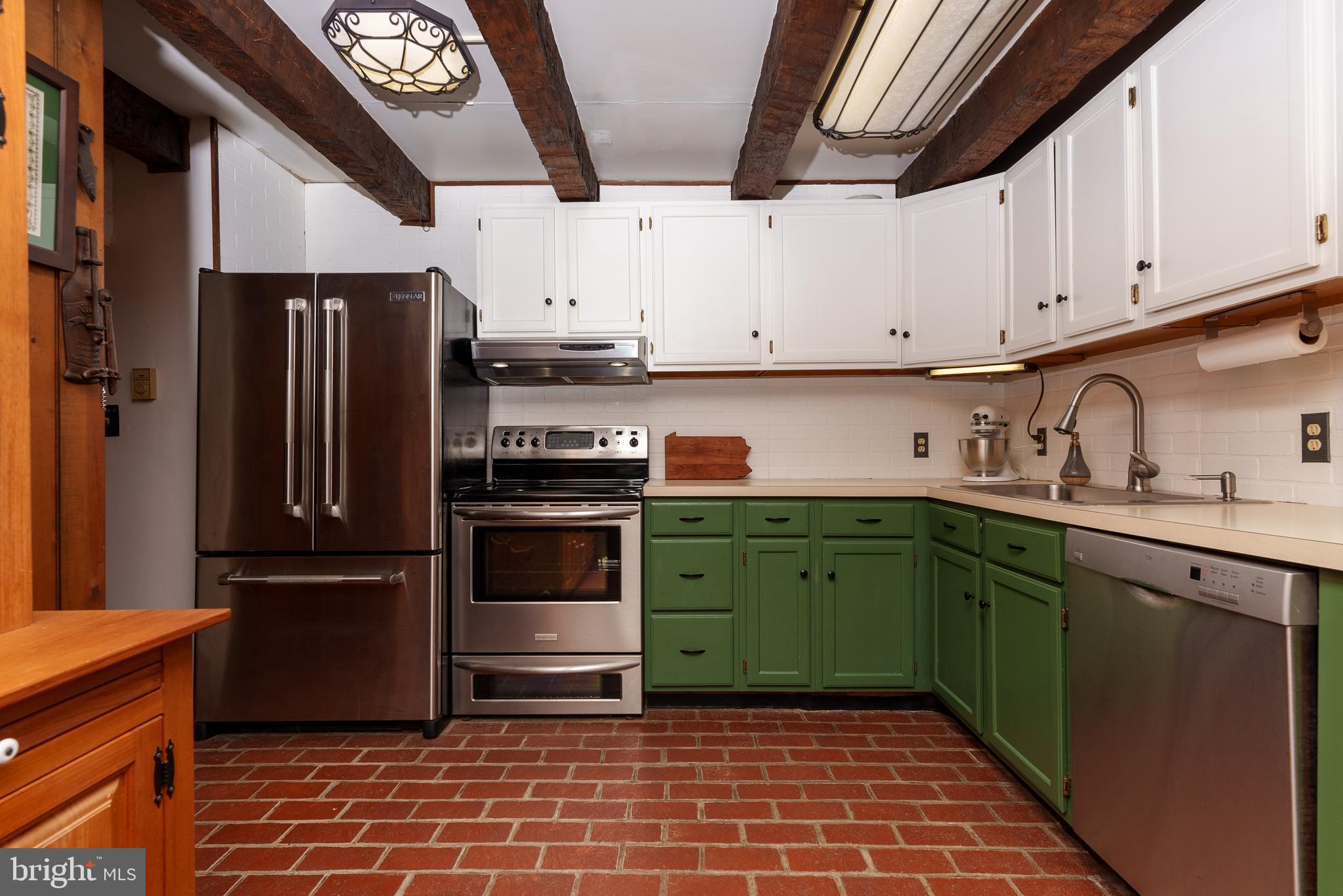 643 East Reeceville Road Coatesville, PA 19320 - Photo 7 of 28 Kitchen