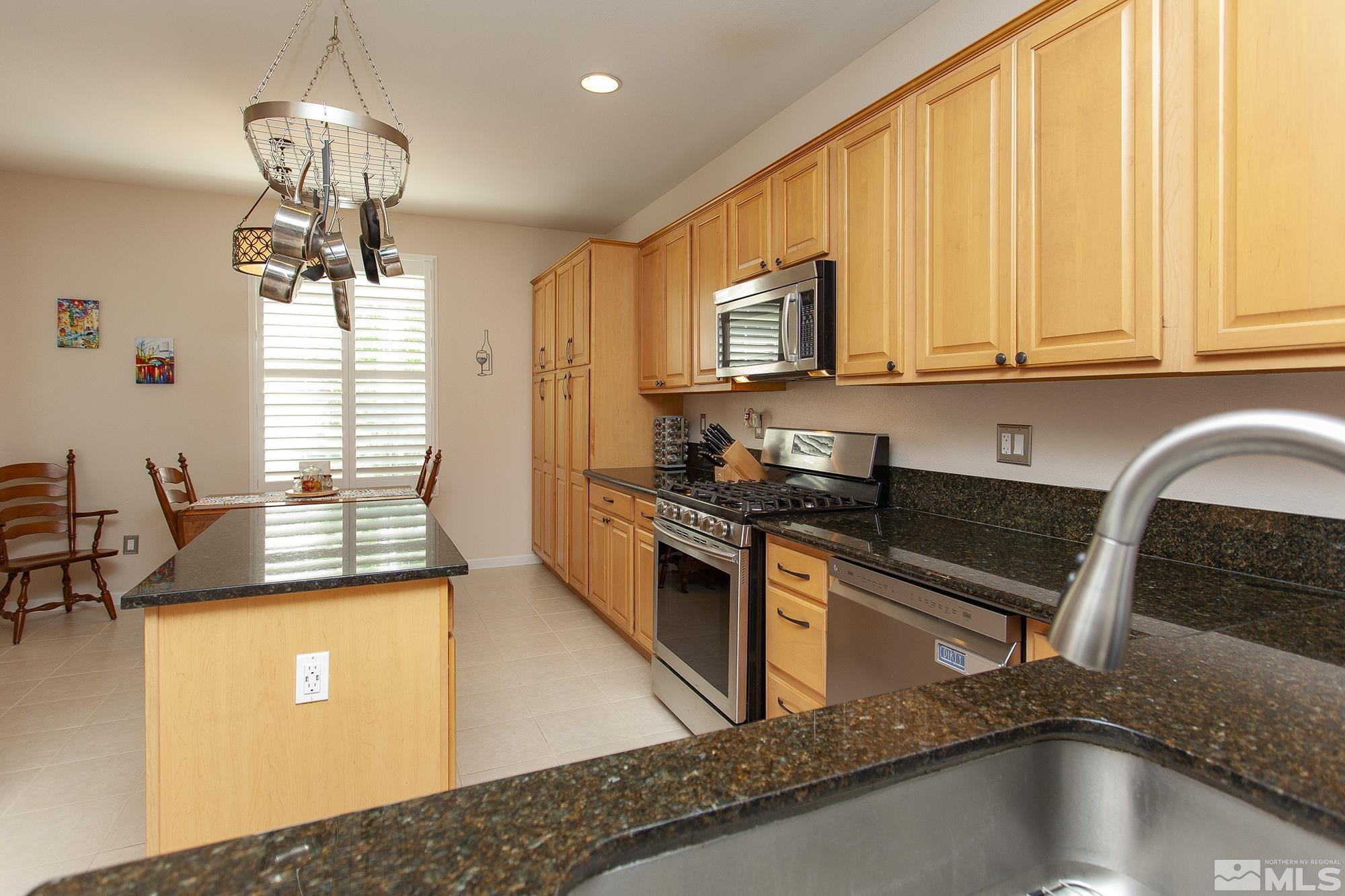 10459 Summershade Lane Reno, NV 89521 - Photo 14 of 40 Photo 14