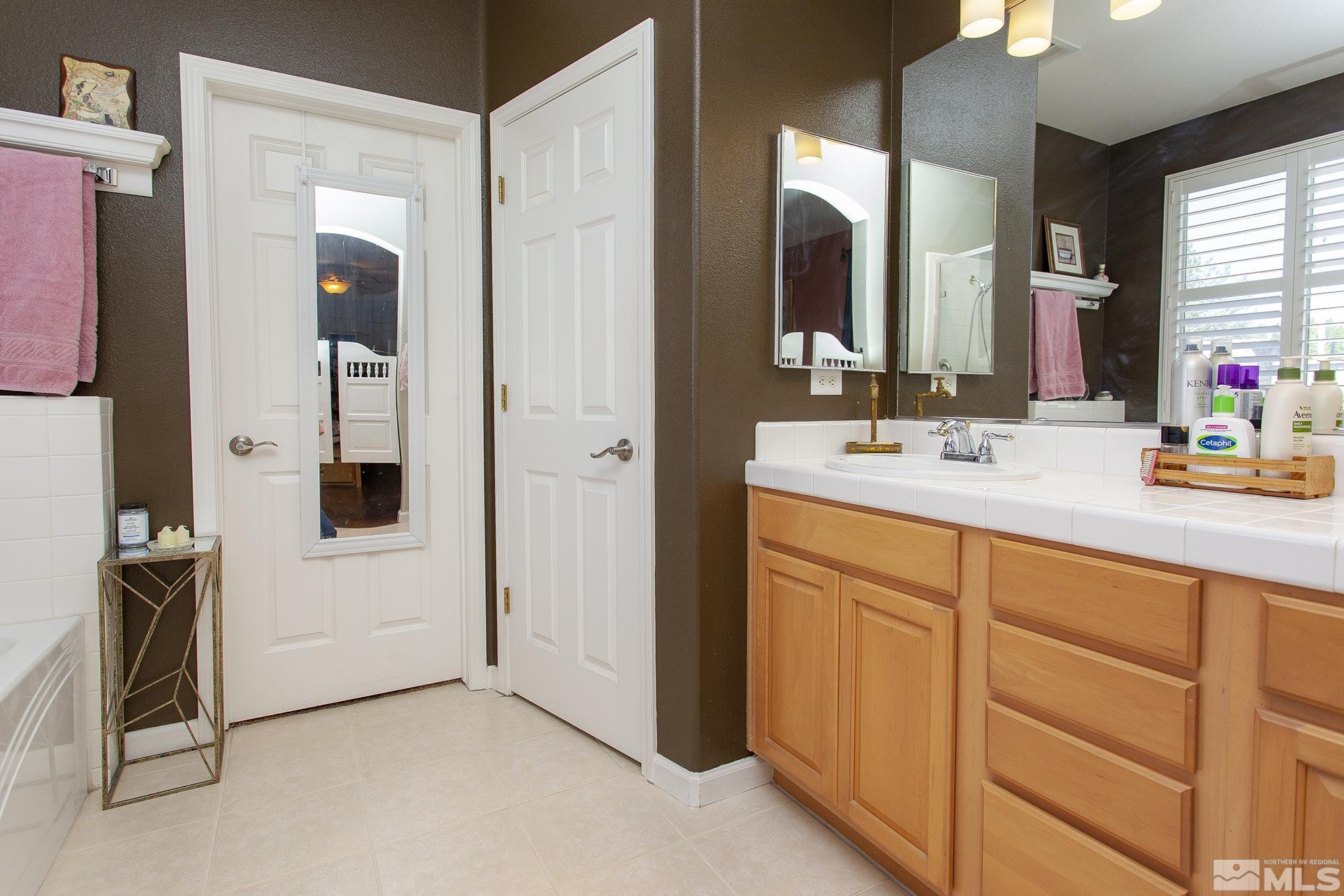 10459 Summershade Lane Reno, NV 89521 - Photo 16 of 40 Photo 16