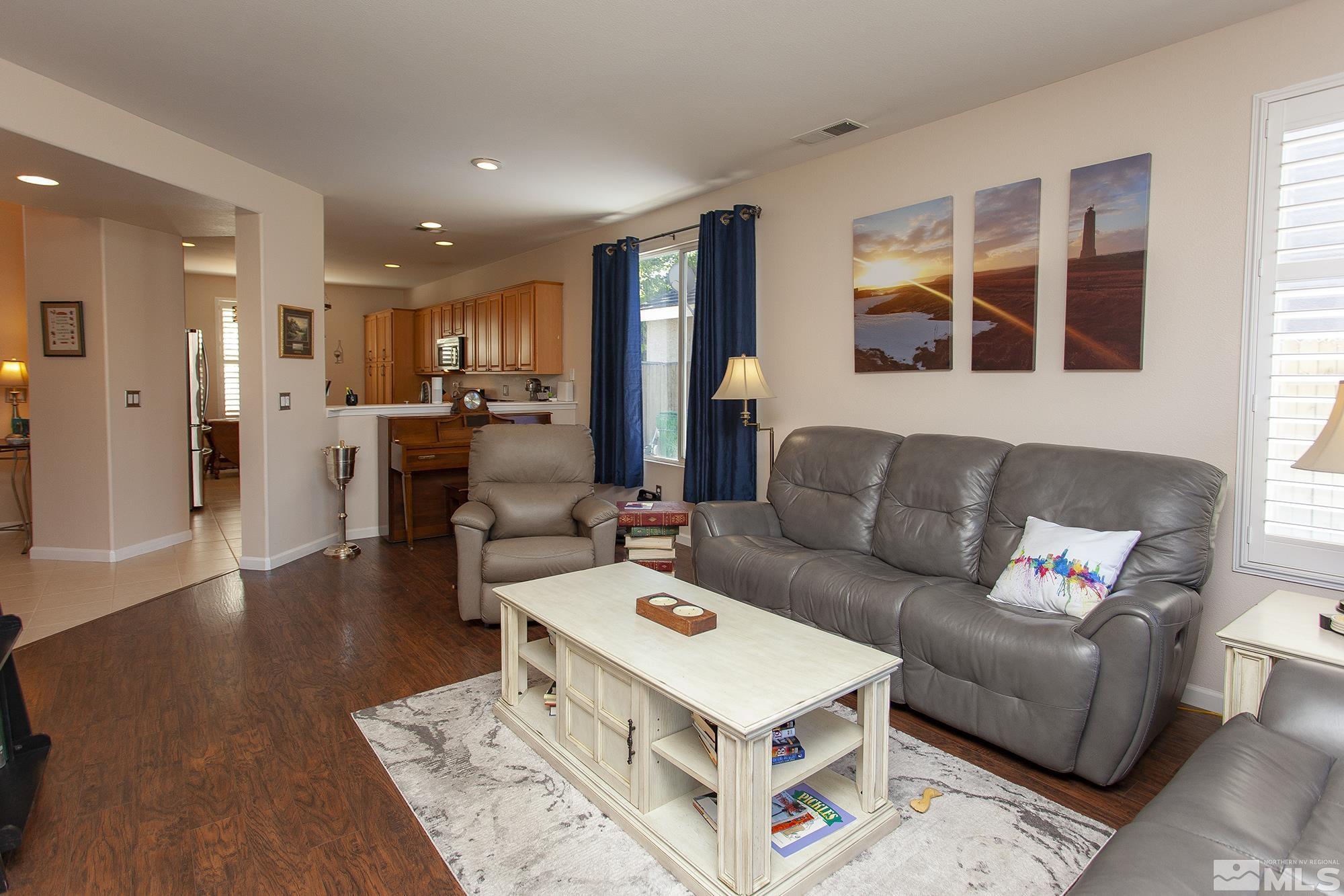 10459 Summershade Lane Reno, NV 89521 - Photo 4 of 40 Photo 4