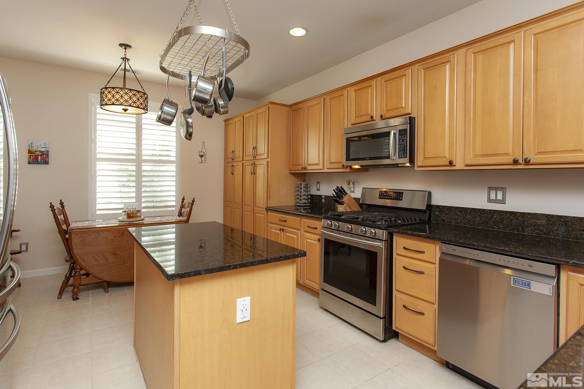 10459 Summershade Lane Reno, NV 89521 - Photo 8 of 40 Photo 8