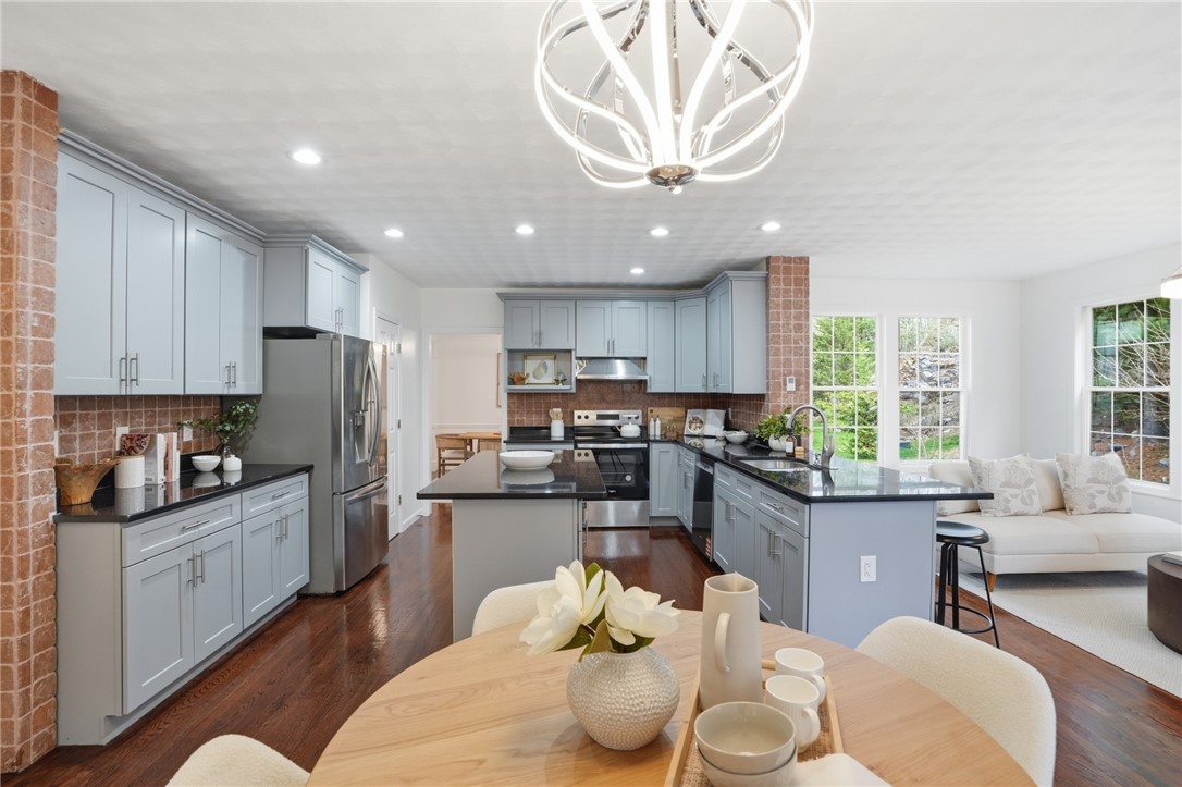 94 Castle Rocks Road Warwick, RI 02886 - Photo 23 of 32