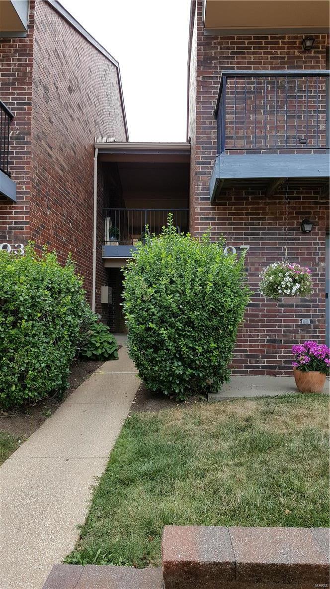 2307 Kratky Road, Unit B St. Louis, MO 63114 - Photo 1 of 12 Gallery Image 1