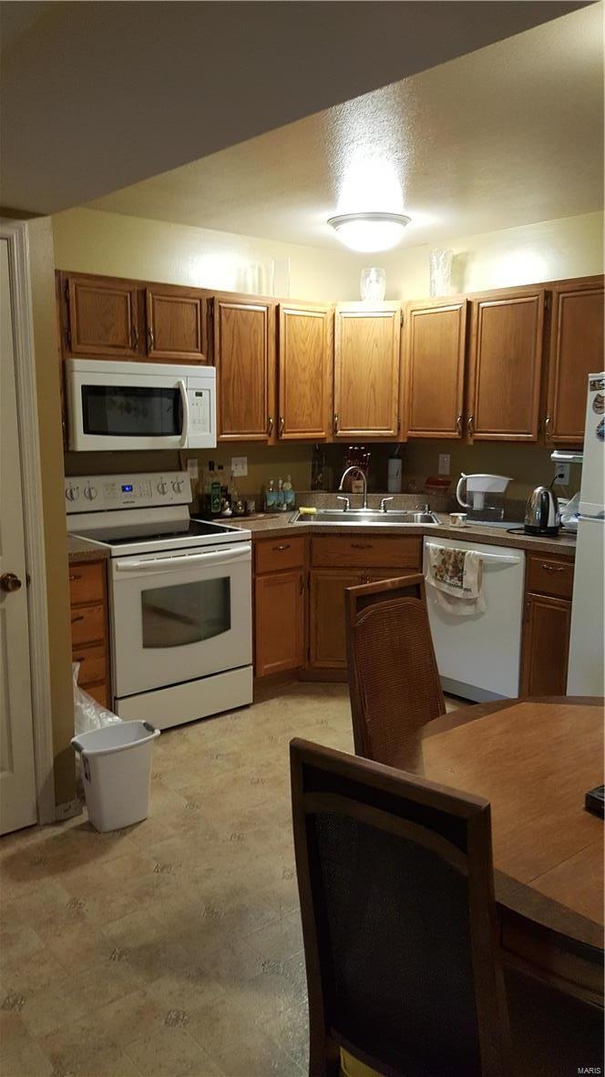 2307 Kratky Road, Unit B St. Louis, MO 63114 - Photo 7 of 12 Gallery Image 7