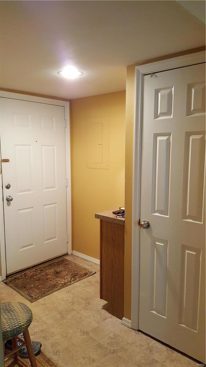 2307 Kratky Road, Unit B St. Louis, MO 63114 - Photo 8 of 12 Gallery Image 8