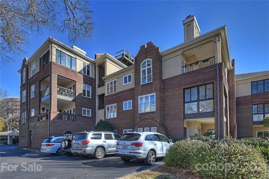 325 Queens Road, Unit 16 Charlotte, NC 28204 - Photo 1 of 39 Gallery Image 1