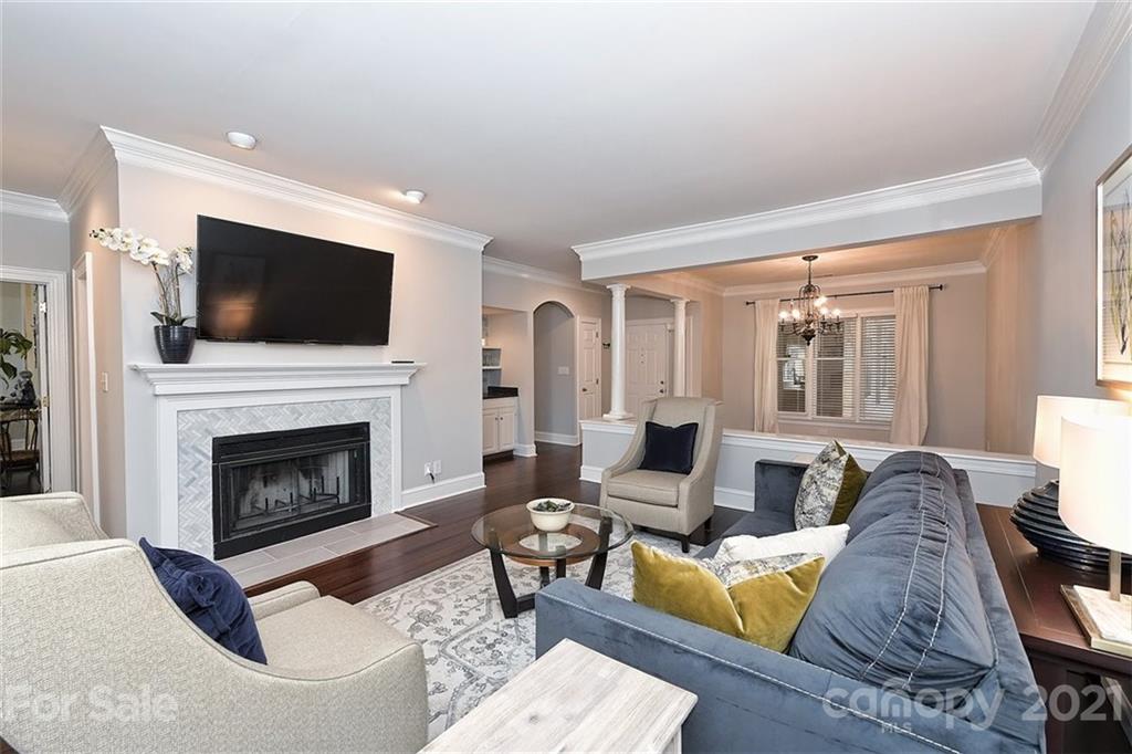 325 Queens Road, Unit 16 Charlotte, NC 28204 - Photo 14 of 39 Gallery Image 14
