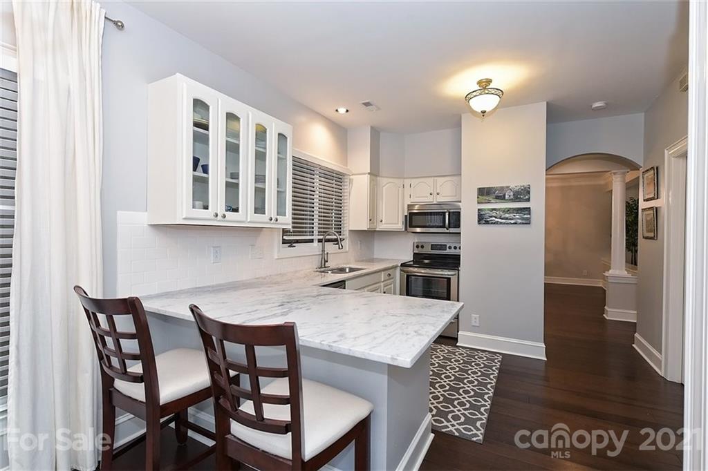 325 Queens Road, Unit 16 Charlotte, NC 28204 - Photo 18 of 39 Gallery Image 18