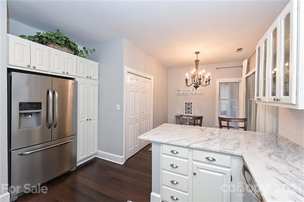 325 Queens Road, Unit 16 Charlotte, NC 28204 - Photo 21 of 39 Gallery Image 21