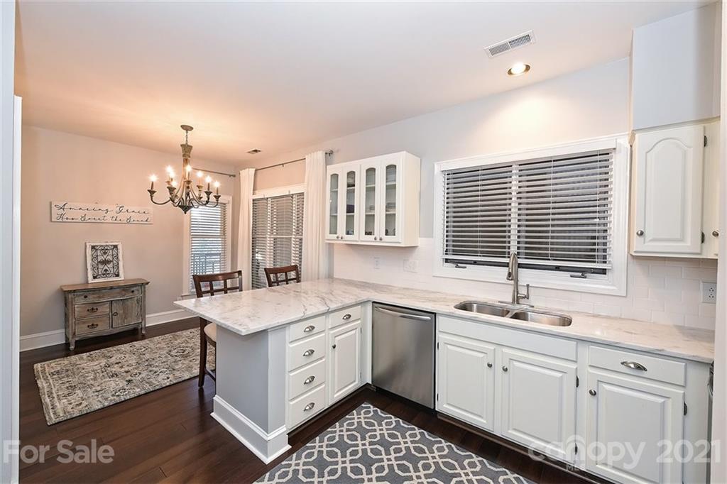 325 Queens Road, Unit 16 Charlotte, NC 28204 - Photo 22 of 39 Gallery Image 22