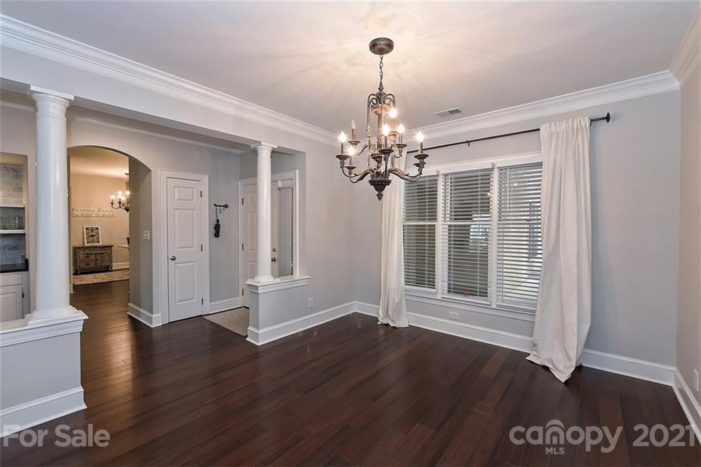 325 Queens Road, Unit 16 Charlotte, NC 28204 - Photo 4 of 39 Gallery Image 4