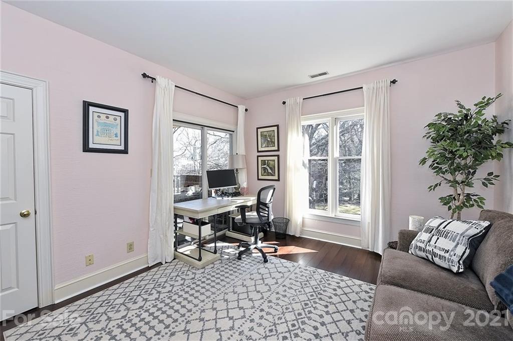 325 Queens Road, Unit 16 Charlotte, NC 28204 - Photo 34 of 39 Gallery Image 34