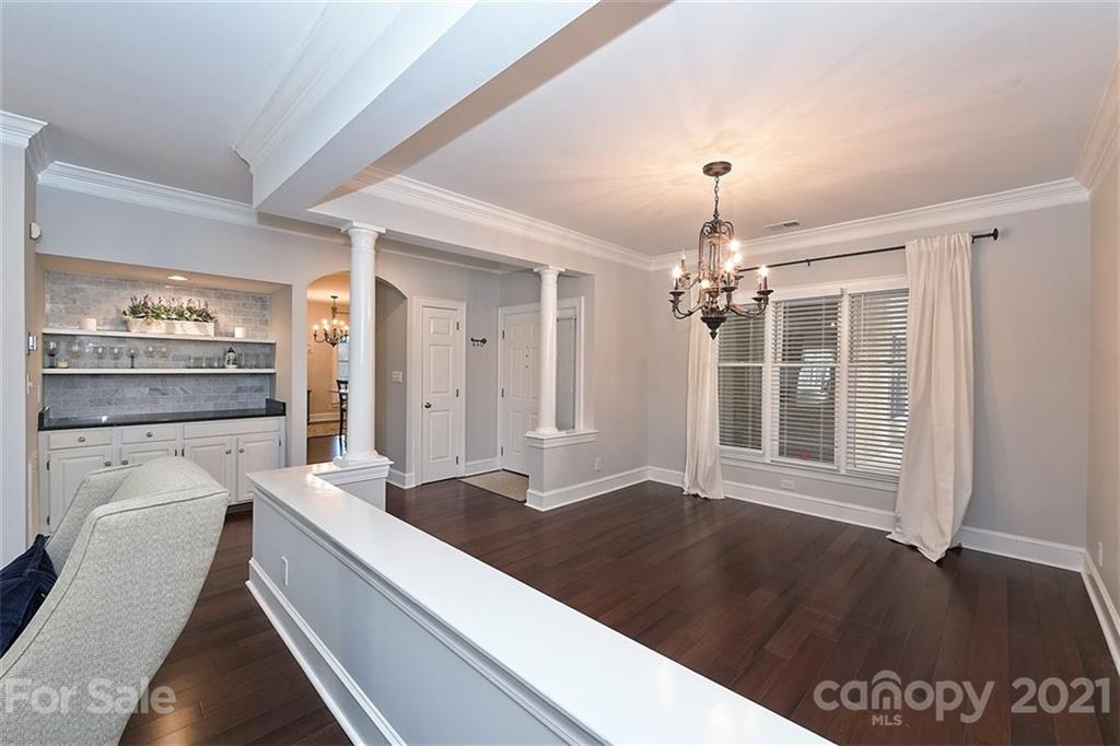 325 Queens Road, Unit 16 Charlotte, NC 28204 - Photo 5 of 39 Gallery Image 5