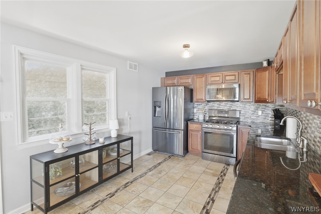 2296 East River Road Grand Island, NY 14072 - Photo 14 of 49
