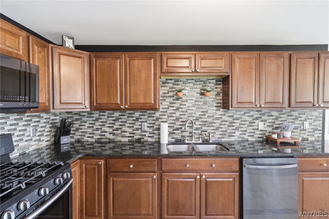 2296 East River Road Grand Island, NY 14072 - Photo 15 of 49