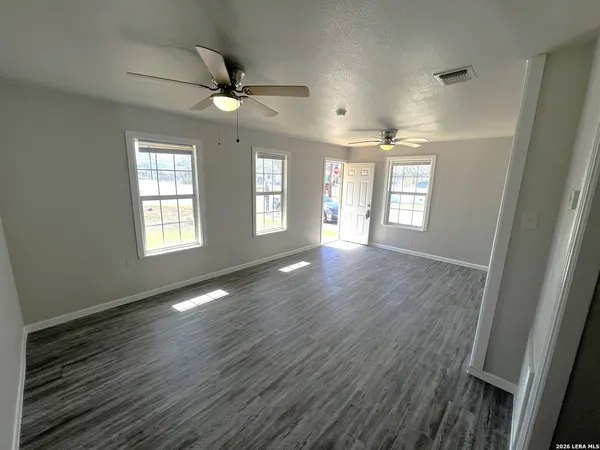 $1,200 | 439 Lovera Boulevard, San Antonio, TX 78212