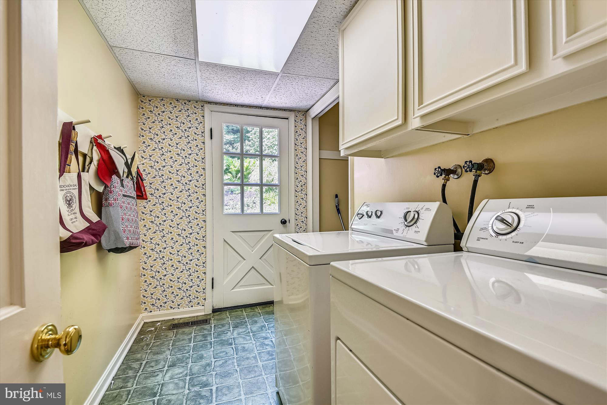 1717 Circle Road Baltimore, MD 21204 - Photo 21 of 96 Main level laundry room