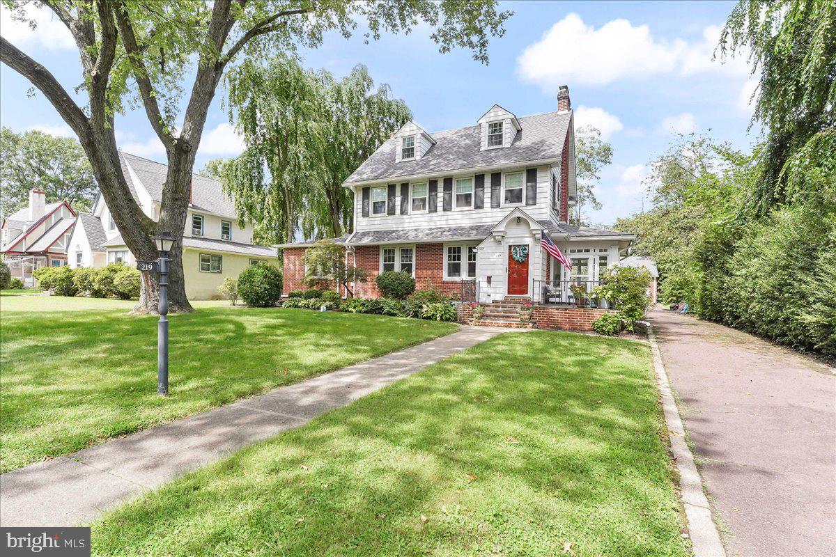 219 Anderson Avenue Phoenixville, PA 19460 - Photo 1 of 38 Gallery Image 1