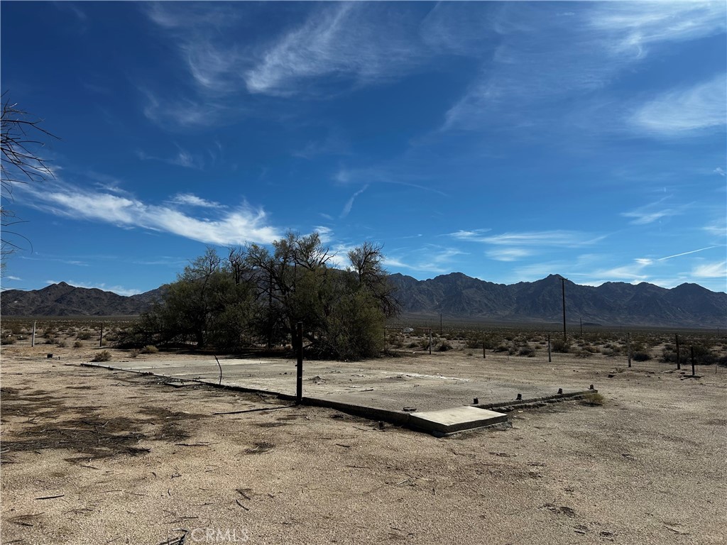 87780 Amboy Road Twentynine Palms, CA 92277 - Photo 17 of 23 a view of a mountain