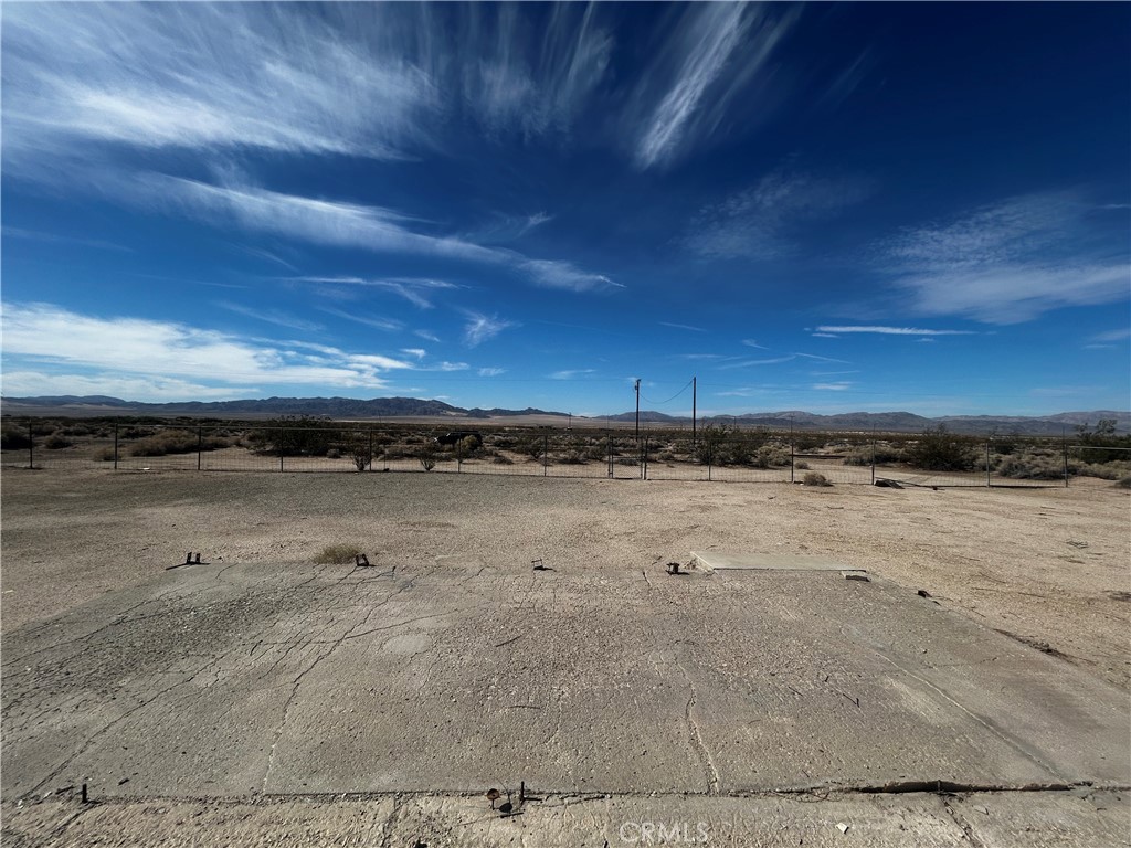 87780 Amboy Road Twentynine Palms, CA 92277 - Photo 3 of 23 a view of a fireplace