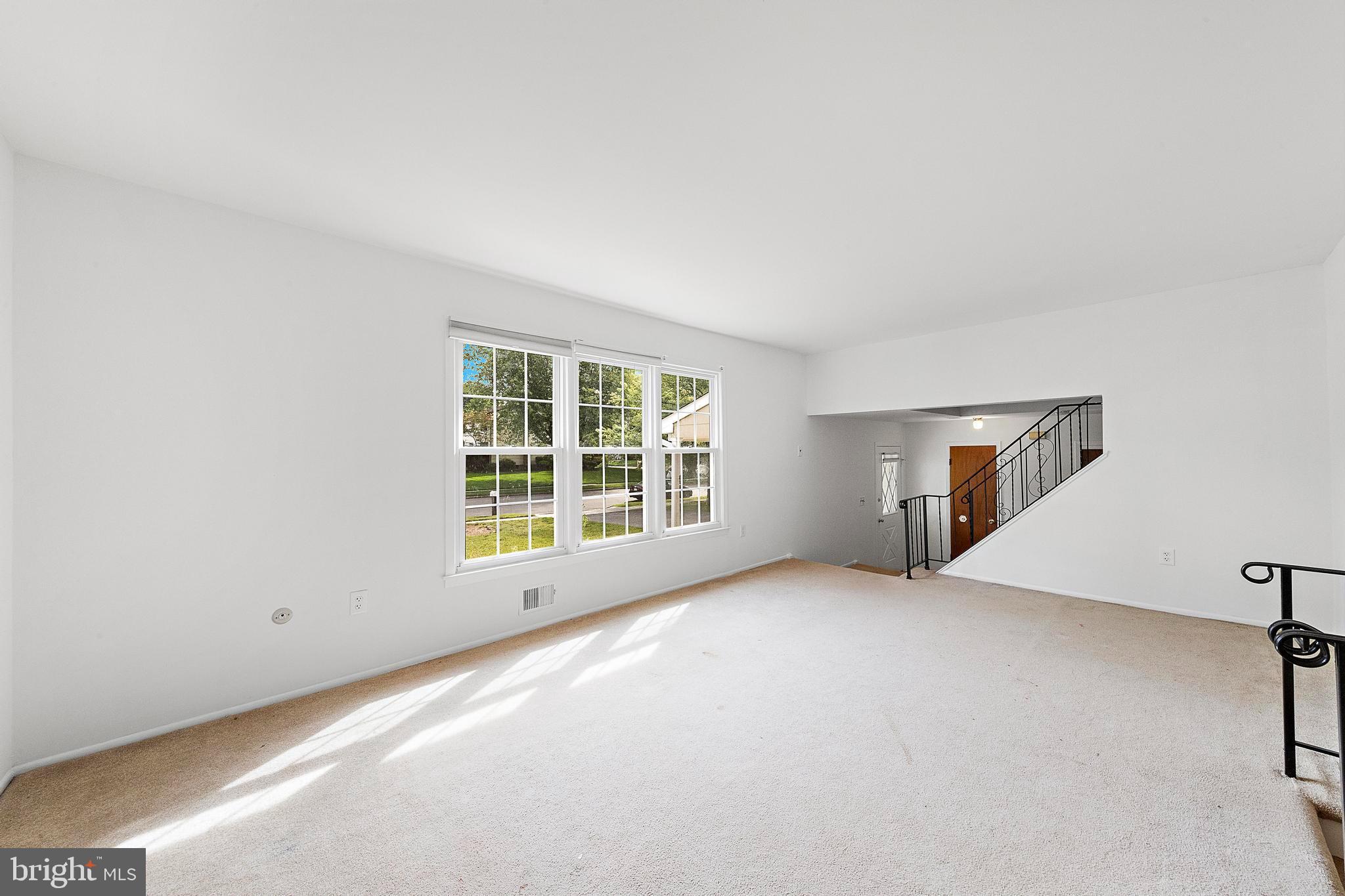 52 Colleen Circle Ewing, NJ 08638 - Photo 4 of 67