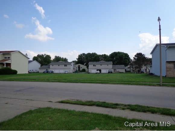 1010 Christopher Lane Springfield, IL 62712 - Photo 1 of 1