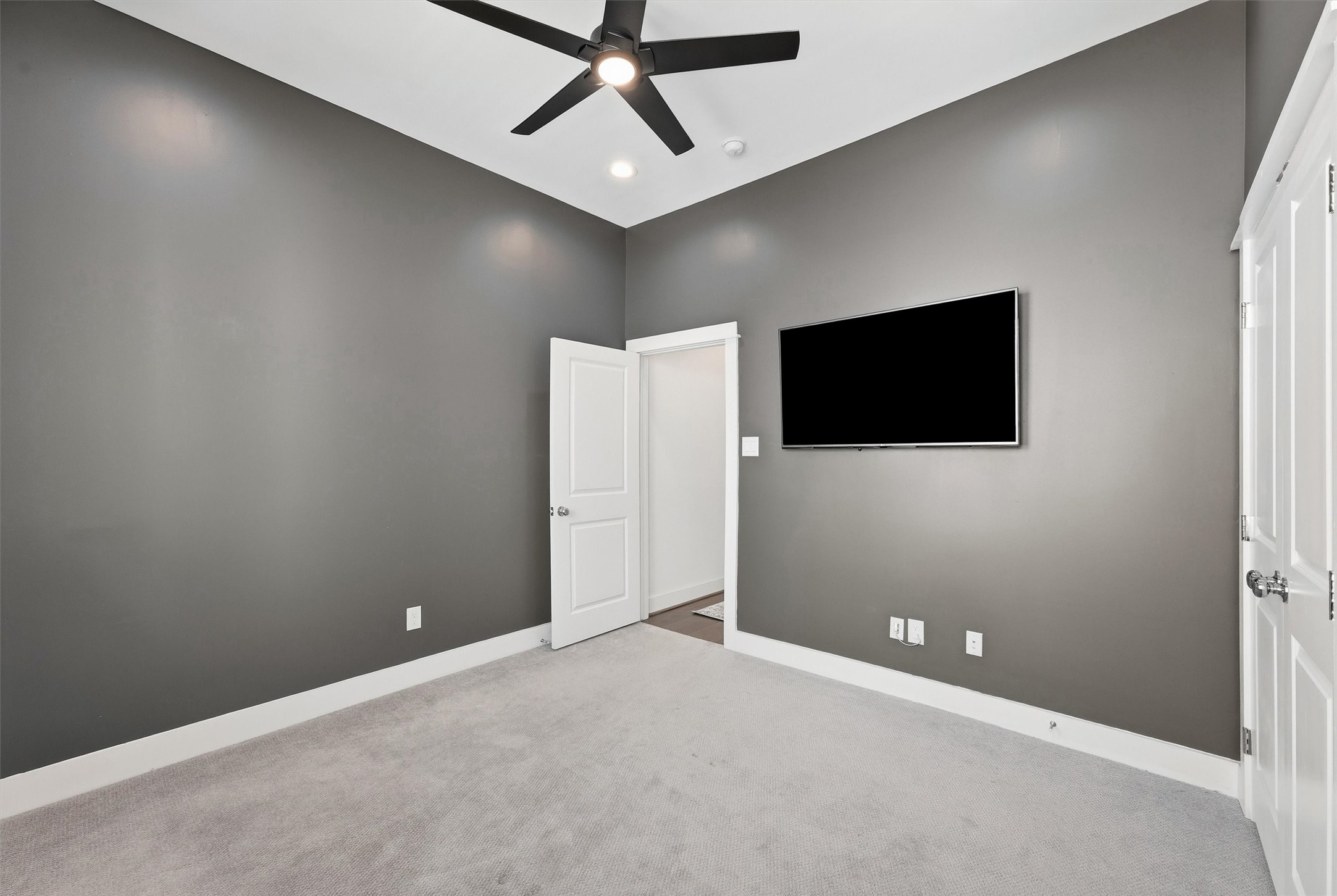 590 Janisch Road Houston, TX 77018 - Photo 13 of 25 Gallery Image 13