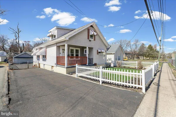 $379,900 | 21 Buttonwood Drive, Ewing, NJ 08638