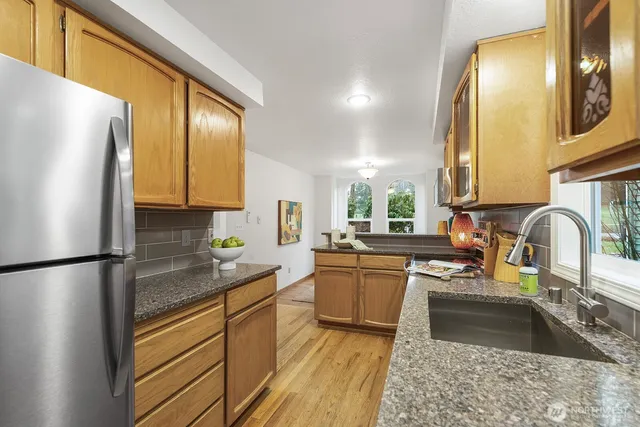 $960,000 | 9221 College Way North, Seattle, WA 98103