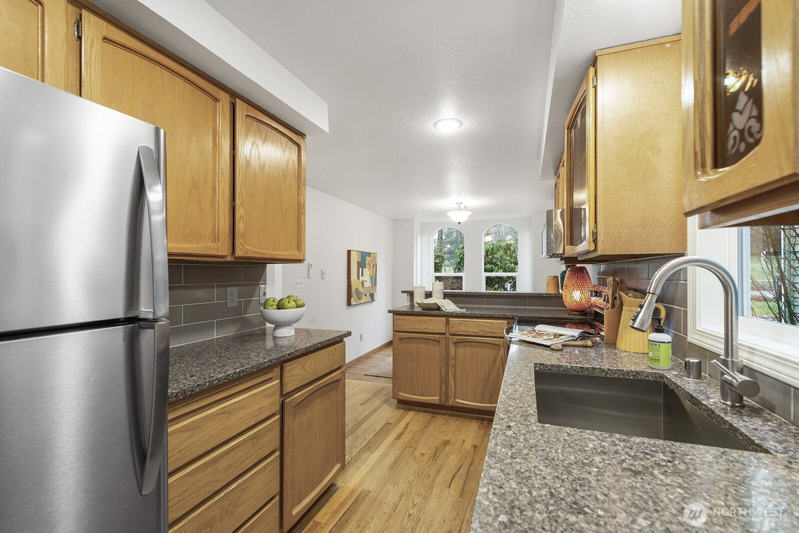 9221 College Way North Seattle, WA 98103 - Photo 11 of 33