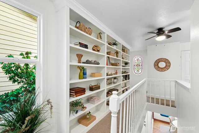 $960,000 | 9221 College Way North, Seattle, WA 98103