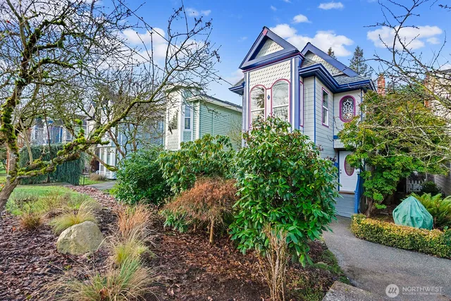 $960,000 | 9221 College Way North, Seattle, WA 98103