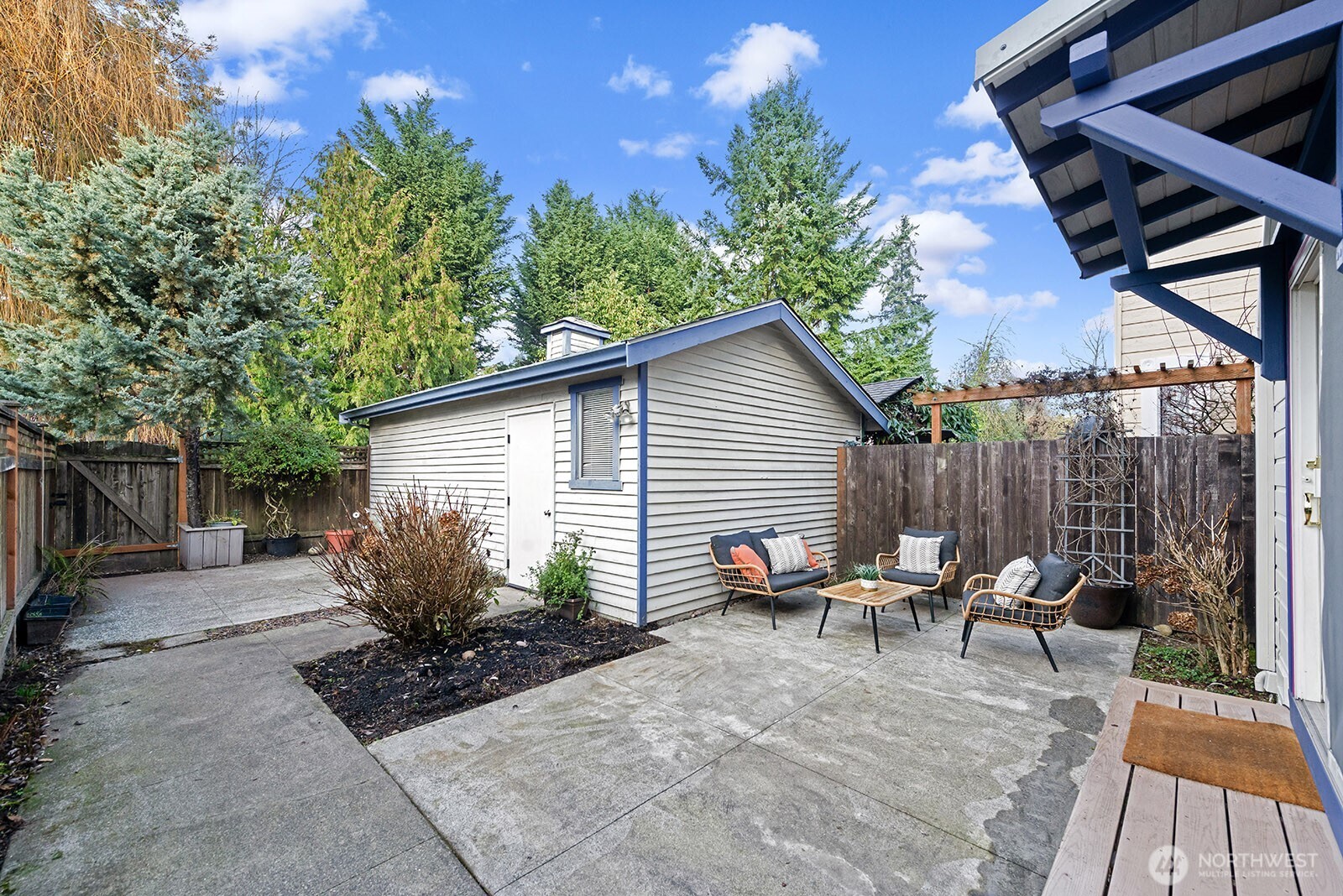 9221 College Way North Seattle, WA 98103 - Photo 29 of 33
