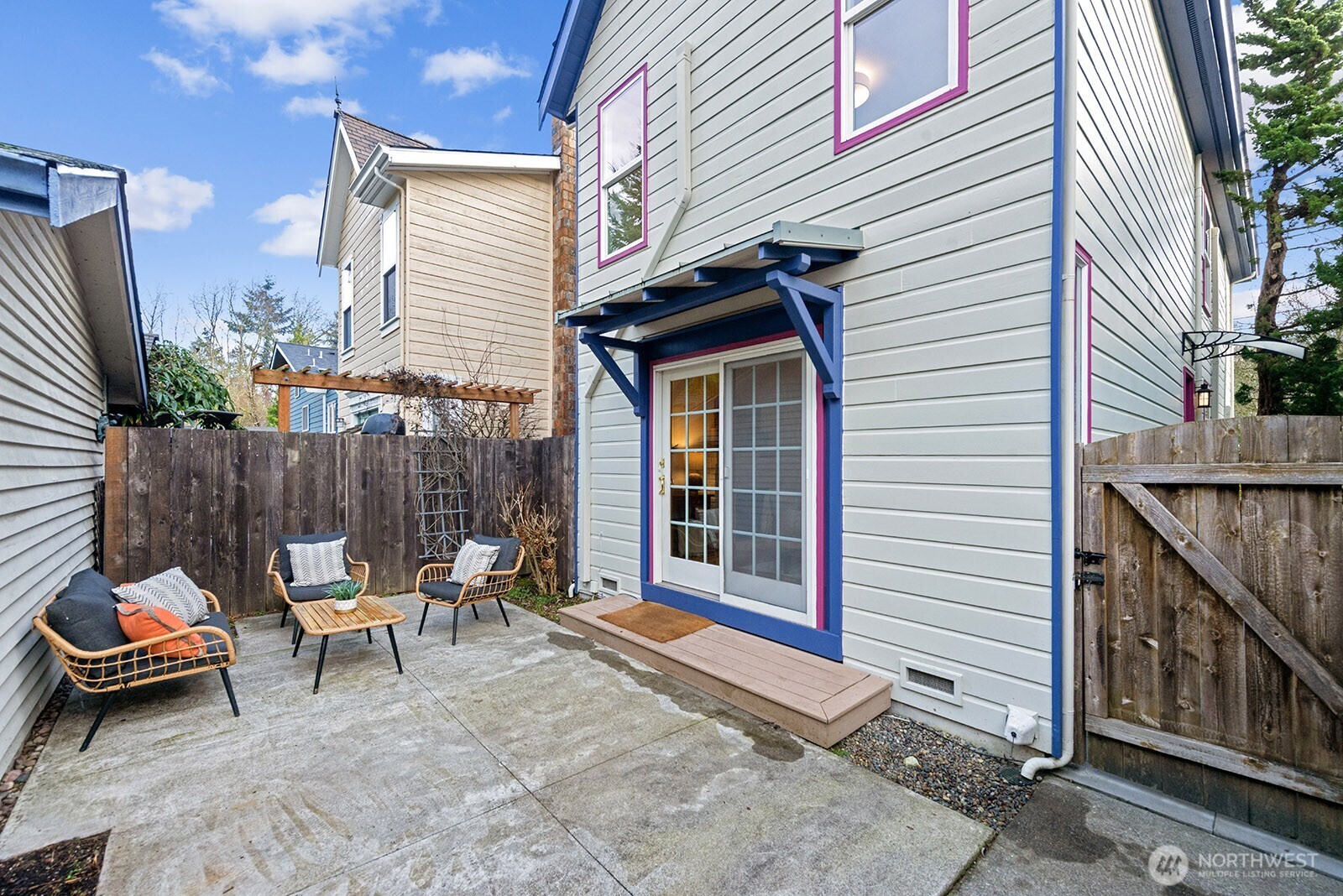 9221 College Way North Seattle, WA 98103 - Photo 32 of 33