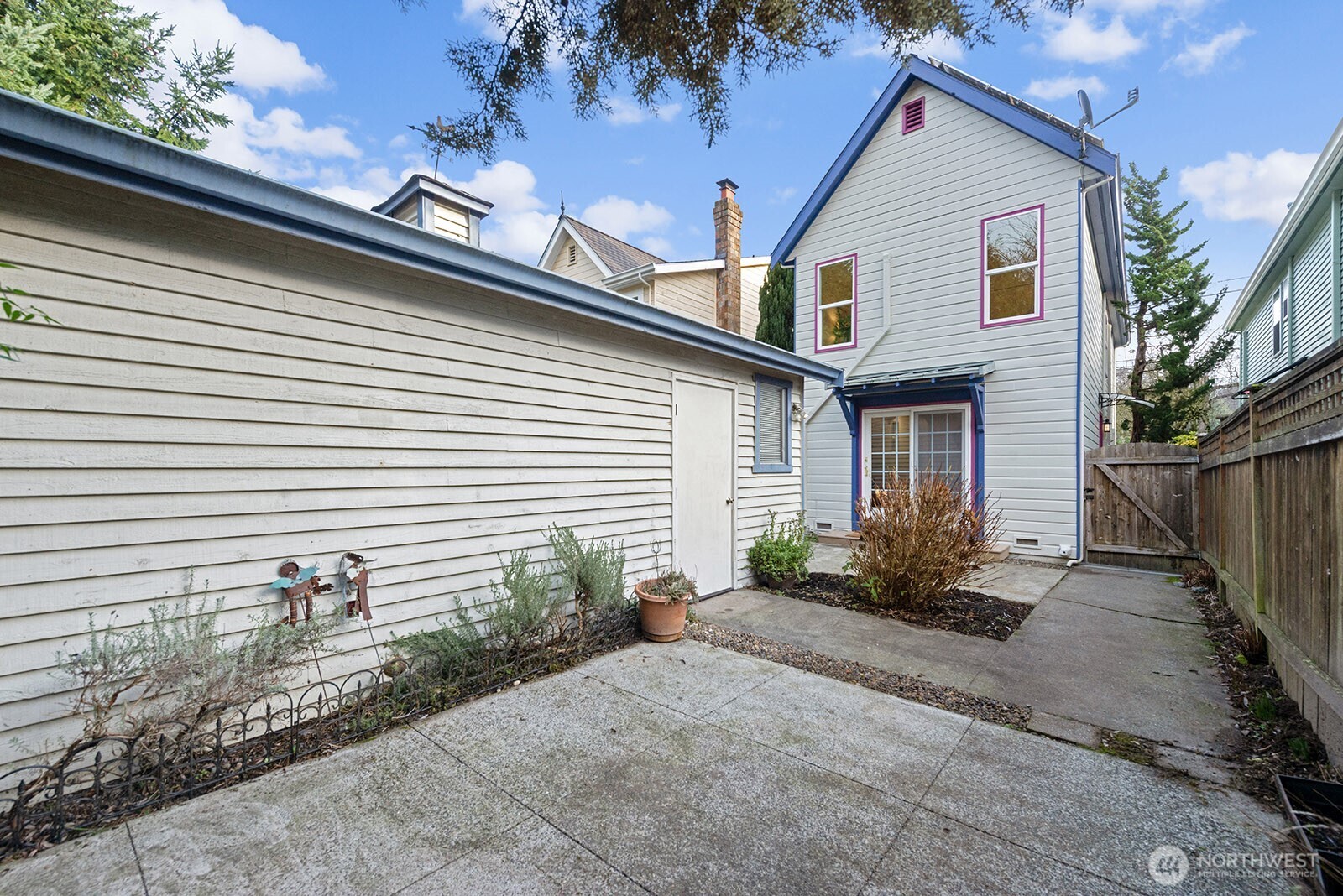 9221 College Way North Seattle, WA 98103 - Photo 33 of 33