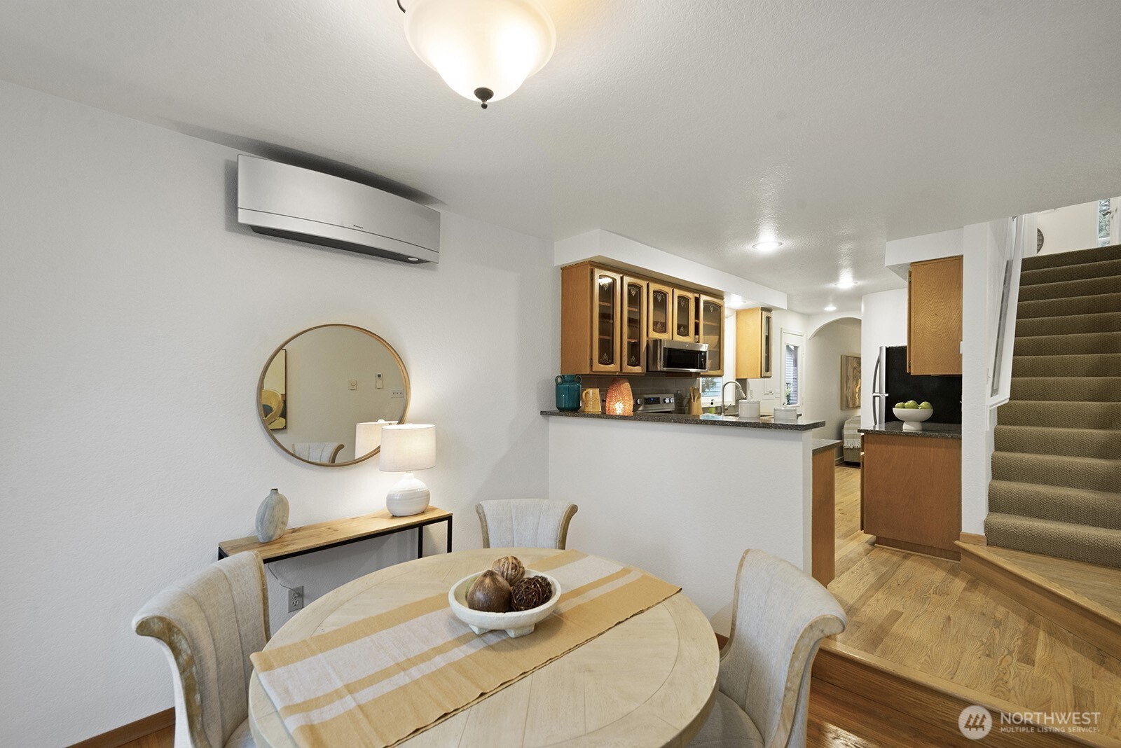 9221 College Way North Seattle, WA 98103 - Photo 7 of 33