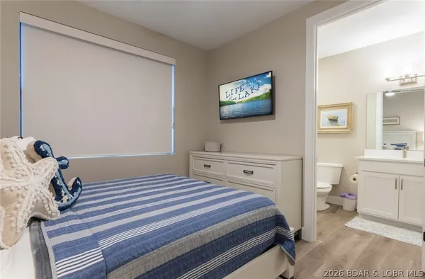 $834,900 | 182 Vintage Drive, Unit 2B, Four Seasons, MO 65049