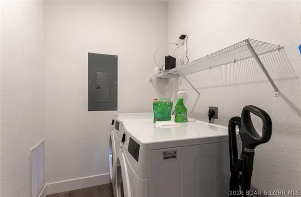 $834,900 | 182 Vintage Drive, Unit 2B, Four Seasons, MO 65049