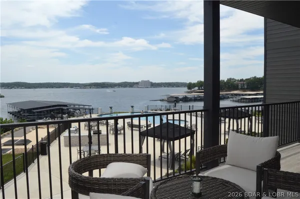 $834,900 | 182 Vintage Drive, Unit 2B, Four Seasons, MO 65049