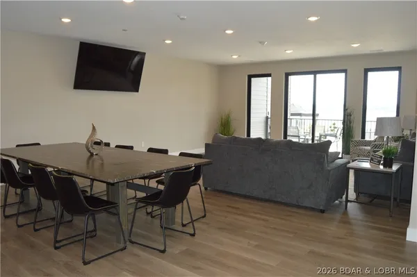 $834,900 | 182 Vintage Drive, Unit 2B, Four Seasons, MO 65049