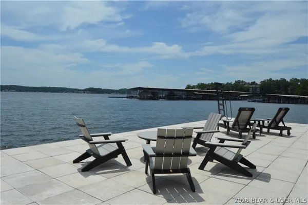 $834,900 | 182 Vintage Drive, Unit 2B, Four Seasons, MO 65049