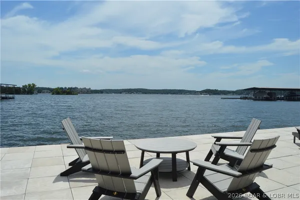$834,900 | 182 Vintage Drive, Unit 2B, Four Seasons, MO 65049