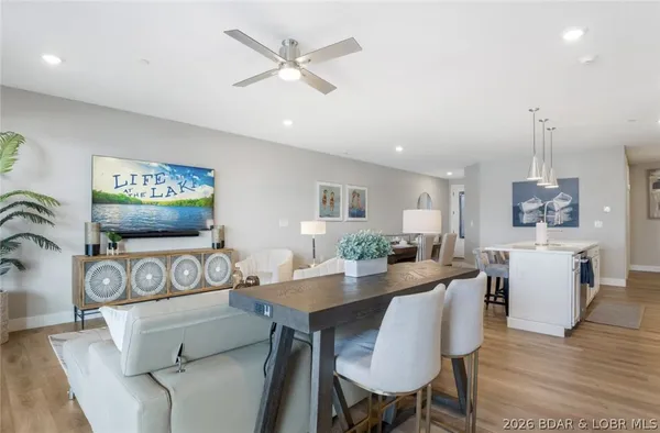 $834,900 | 182 Vintage Drive, Unit 2B, Four Seasons, MO 65049